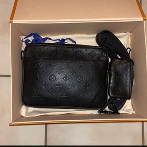 Louis Vuitton Duo messenger